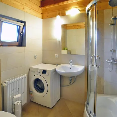 By The Lake, Private Garden, * Oswino