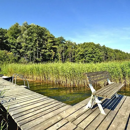 By The Lake, Private Garden, Semesterbostad Oswino