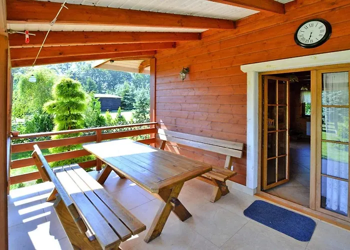 By The Lake, Private Garden, بيت للعطل Oswino