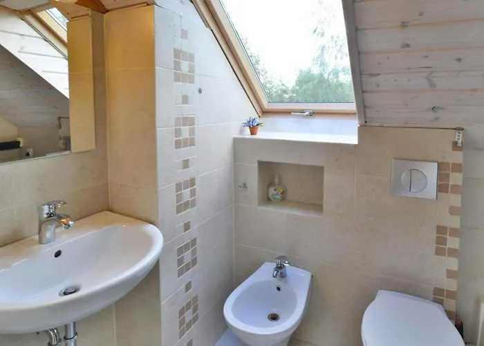 By The Lake, Private Garden, بيت للعطل